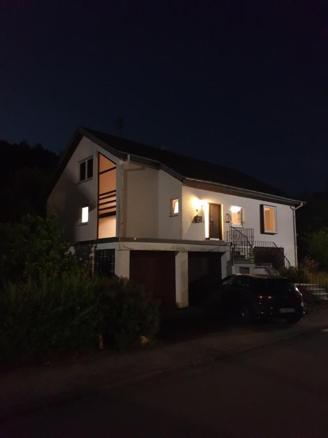 Andinas Ferienwohnung In Ruhiger Lage Direkt Am Wald Wilnsdorf ภายนอก รูปภาพ